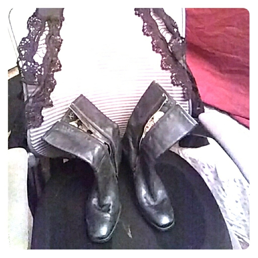 Mini calf black boots